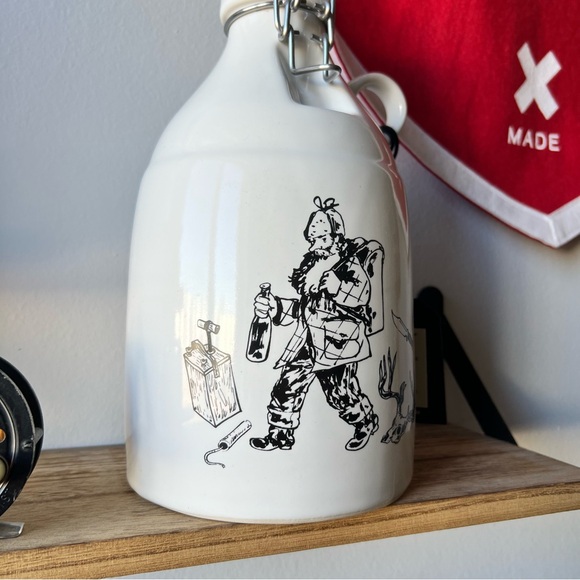 Filson Great Jones Growler | Handmade in Portland, OR, USA | 64OZ Ceramic - Picture 9 of 10